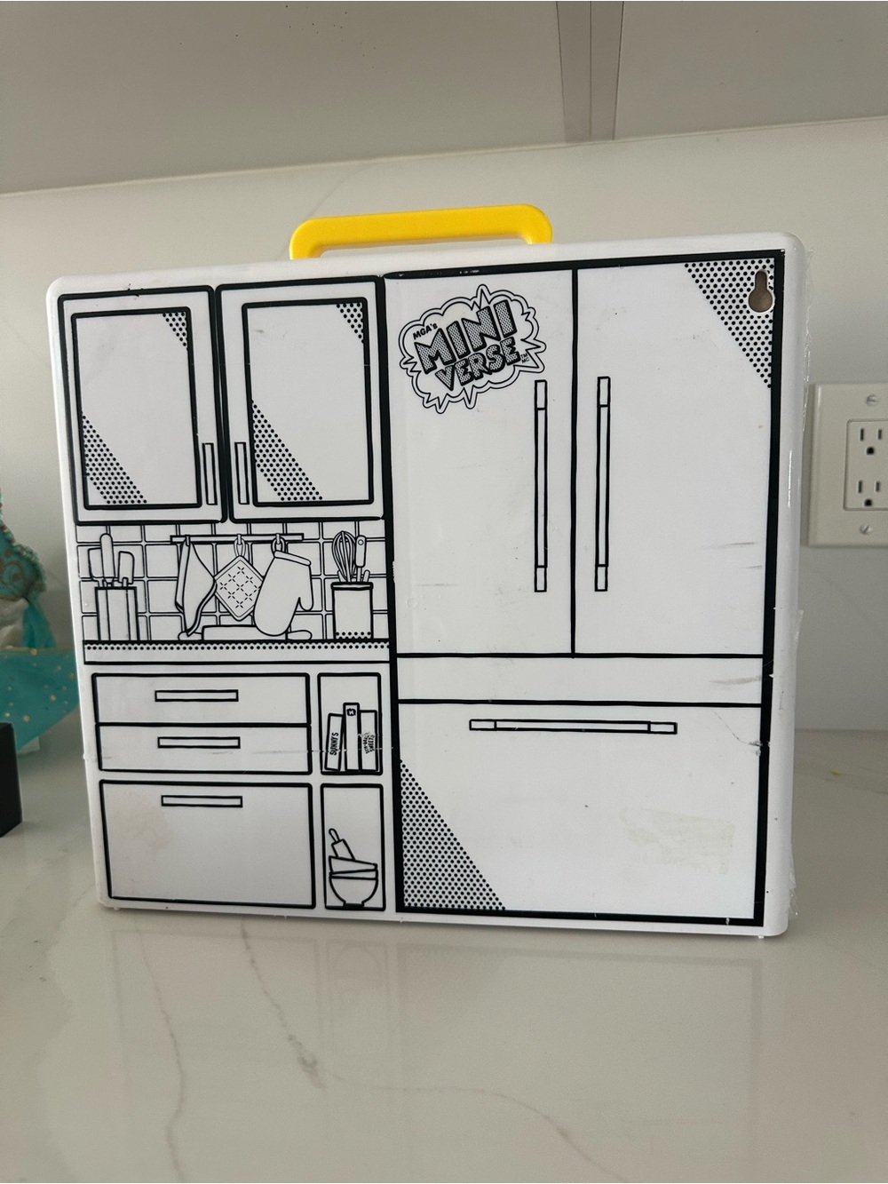 Kids Mini Verse Play Kitchen. Food and kitchen essentials in a storage case.